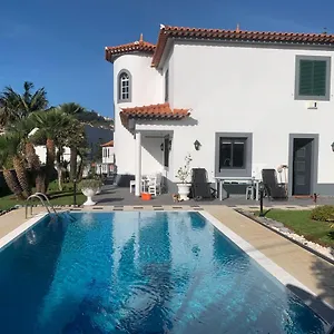 https://beautiful-1-bed-apartment-in-funchal.madeira-islandshotels.com